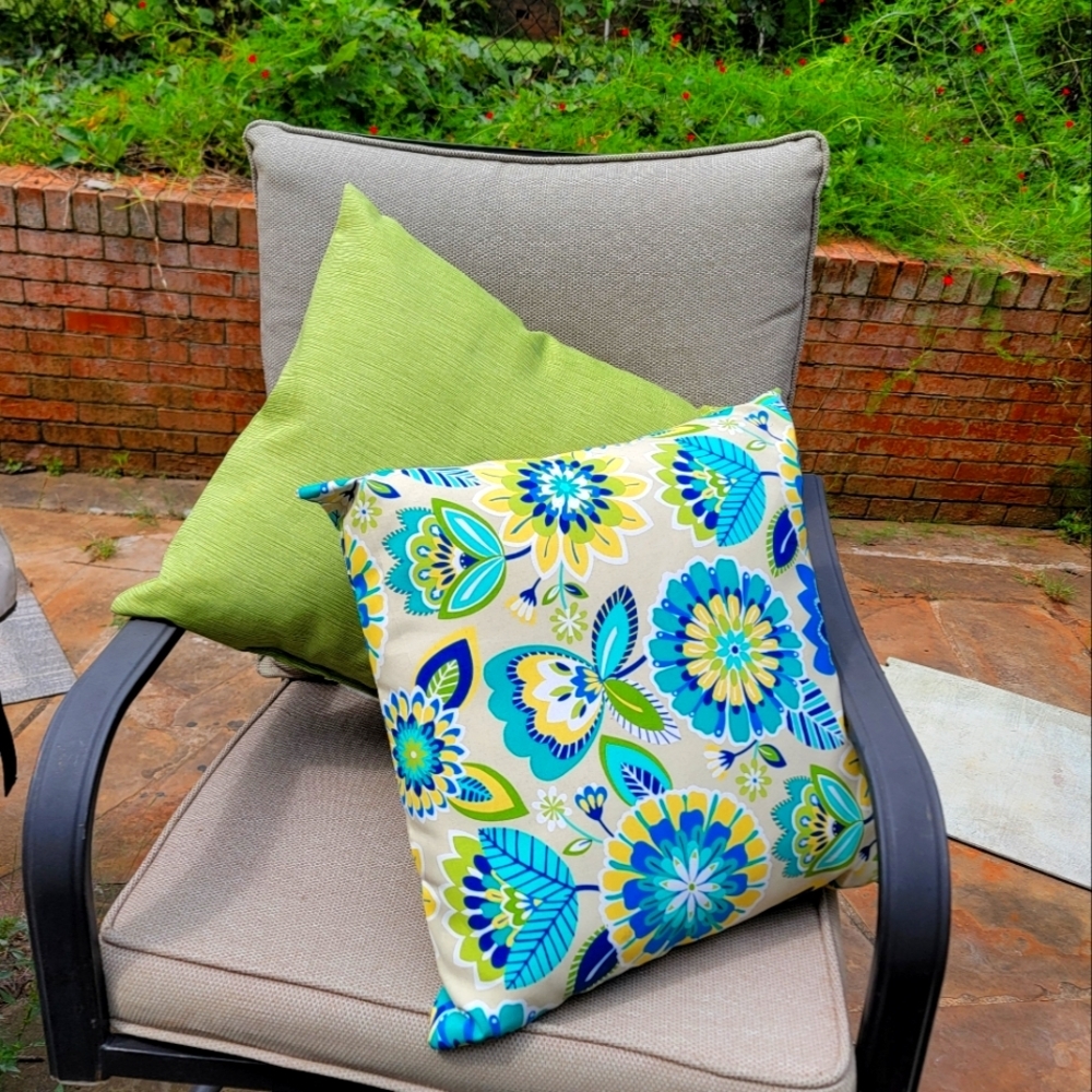 Richloom Solarium Flower Throw Pillows In/Outdoor set of 2 16 X 16 sunroom